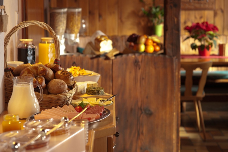 boulangerie-CAILLE-min_breakfast_buffet_food_restaurant_meal_hotel_plate_fresh-718745